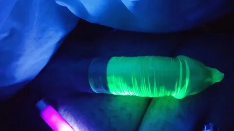 My veiny cock and glow in the dark condom - 10 Pics xHamster