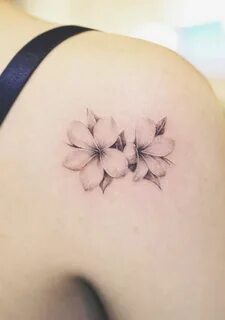 30 Delicate Flower Tattoo Ideas Tatuagens de flores no pulso