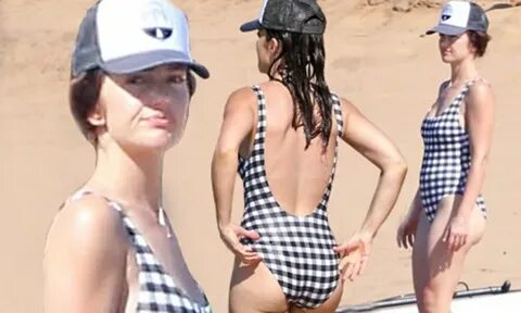 Minka Kelly showcases curves in gingham swimsuit in Hawaii D