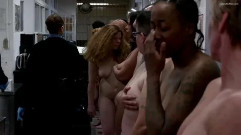 Cavity Search Desnudo