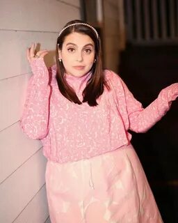 Sexy Beanie Feldstein is a Cutie (41 Photos) - Top Sexy Mode