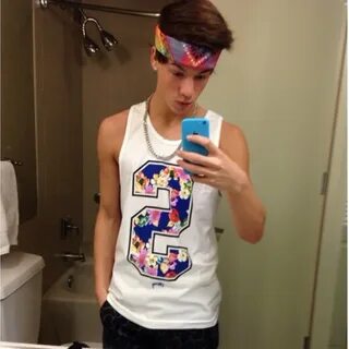 Taylor Caniff is bæ (@awhtaycaniff) Твиттер