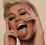 Miley Cyrus - 30 beelden van xHamster.com 2