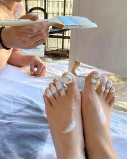 Dove Cameron's Feet wikiFeet