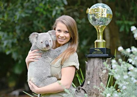 These Photos of Bindi Irwin's Dancing With the Stars Trophy 