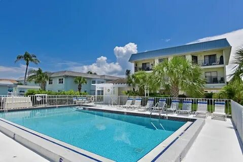 Anna Maria Island Beach Bay Breeze Has Wi-Fi and Parking - U