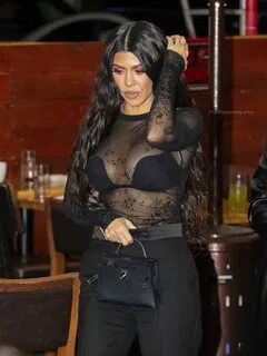 Kourtney Kardashian Displays Her Tits at the Party (22 Photos) .