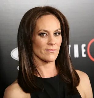 Annabeth Gish Net Worth - Short bio, age, height, weight - A