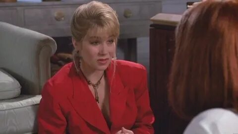 Christina Applegate in "Don't Tell Mom the Babysitter's Dead