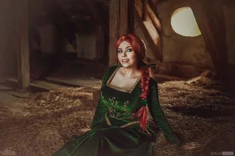 Fiona from Shrek Cosplay