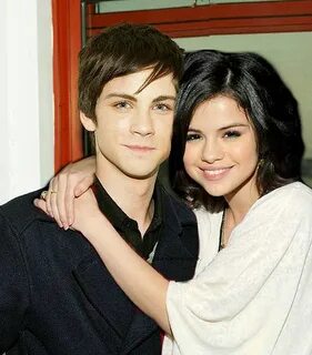 i'm MADLY in love with this couple. for some reason, i j. Fl