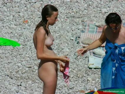Mothers and Daughters - Nuded Photo