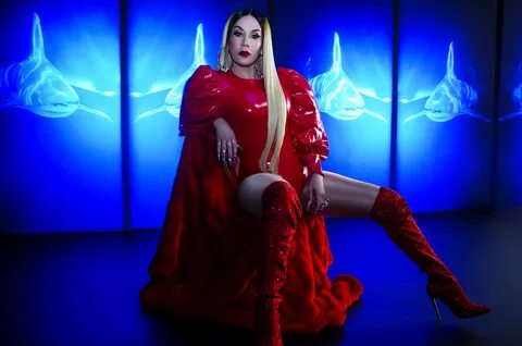 Ivy Queen Drops 'Next' Music Video: Exclusive Premiere - Bil