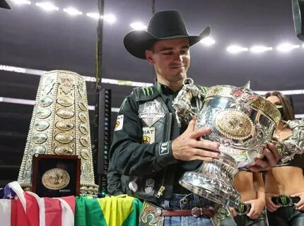 Jose Vitor Leme Wins PBR World Title; Claims $1 Million Bonu