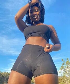 Thick african cameltoe