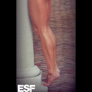 Her Calves Muscle Legs: Women Nice Thighs and Calves