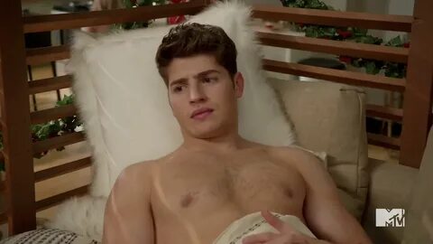 Gregg Sulkin on Faking It (2016) DC's Men of the Moment