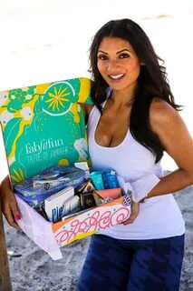 Meet FabFitFun 2018 Summer Edition - To Thine Own Style Be T