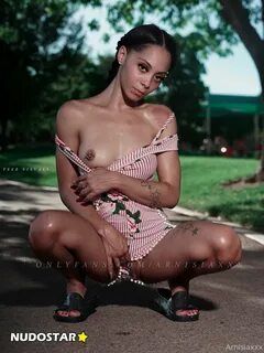 Arnisia aka Arnisiaxxx OnlyFans Leaks (35 Pics) .