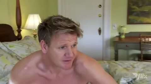 ausCAPS: Gordon Ramsay nude in Ramsay's Hotel Hell 1-02 "Jun