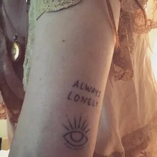 Pin by ally on florence’s street style Florence welch tattoo