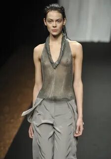 Anne Valérie Hash Spring 2009 Runway Pictures - Livingly