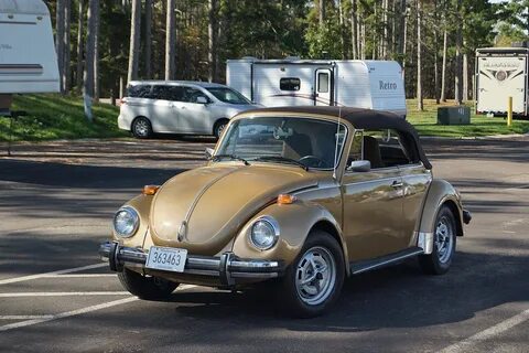 File:1974 Volkswagen Beetle Convertible Sun Bug (36792268743