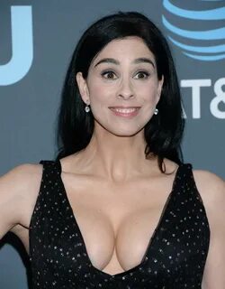 Sarah-Silverman-at-The-24th-Annual-Critics-Choice-Awards-10 