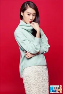 Lin Peng poses for fashion shots China Entertainment News