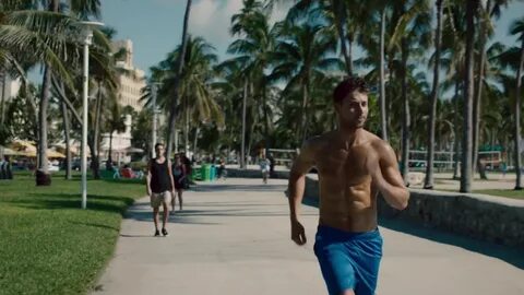 Lincoln Younes shirtless in 'Grand Hotel' - S01E03