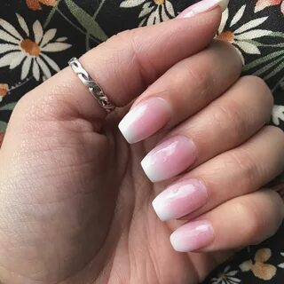 Ombre pink and white nails Ombre acrylic nails, Pink ombre n