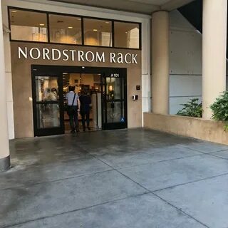 Фотографии на Nordstrom Rack - Mid-City West - 5 подсказки(-