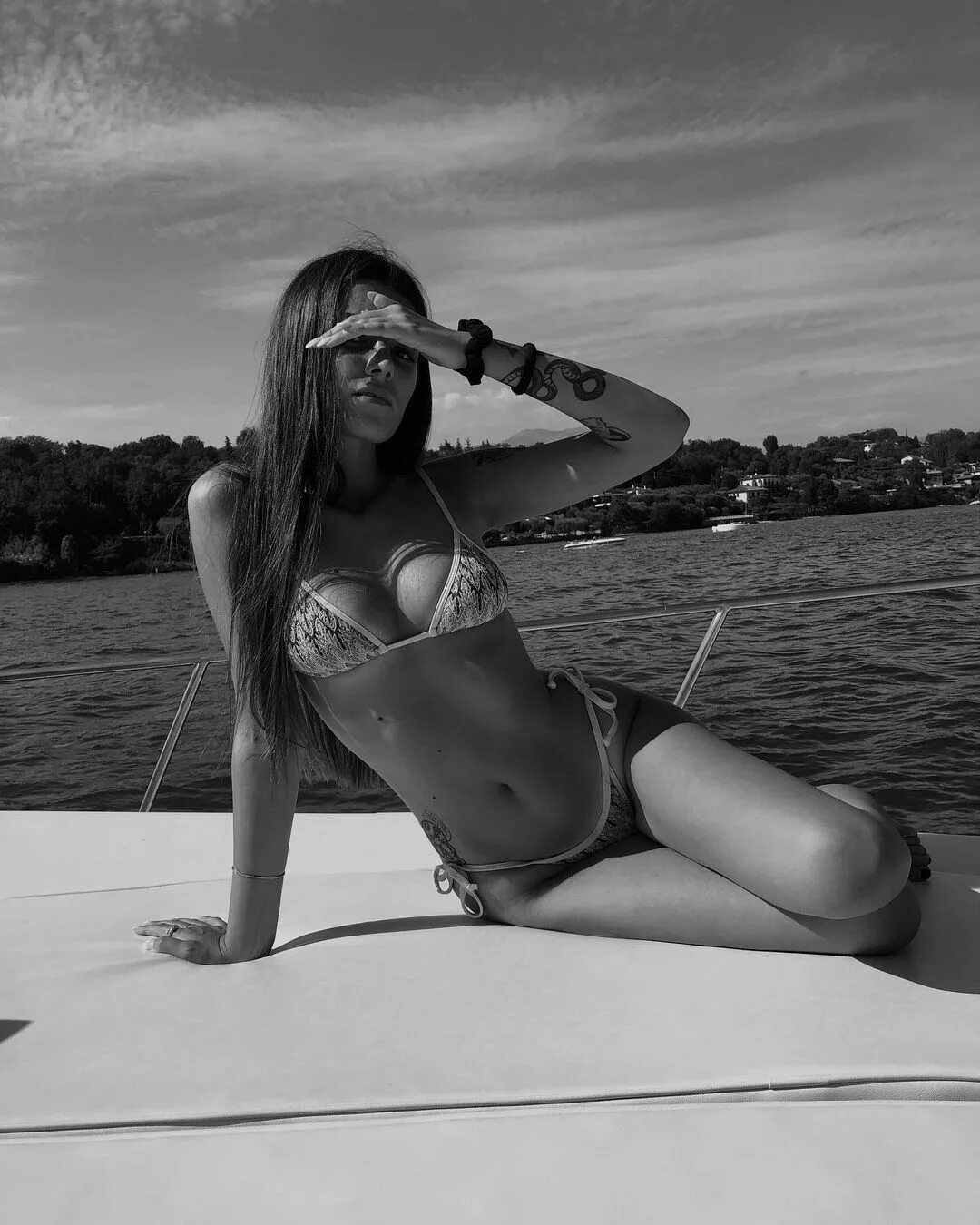 Instagram'da Camilla: "That crazy little sun on board 🌞 🔙 