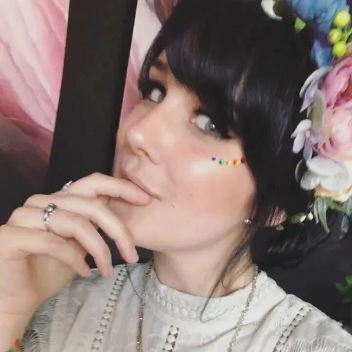 Arryn Zech в Instagram: "Very excited for my first #Pride, if you coul...