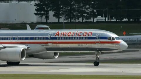 American Airlines (Old Livery) Boeing 757-223(WL) N679AN Tak