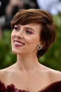 Scarlett Johansson wears dress from Weinstein’s wife to Met 