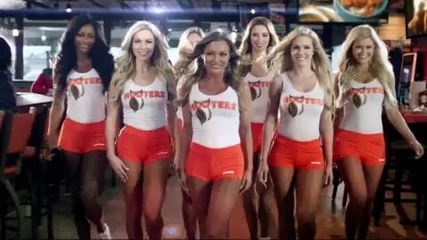 Hooters When Chase Wins You Win TV Commercial, 'Race Day' Fe