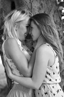 Lesbian kisses 3 - tomboy sibilisasyon litrato (34469725) - 