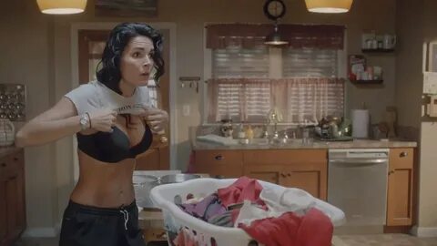 Angie Harmon Nude & Sexy Photos And Topless Sex Scenes