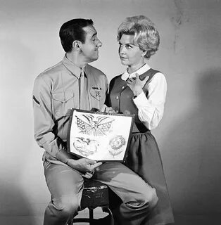 Jim Nabors, Elizabeth MacRae