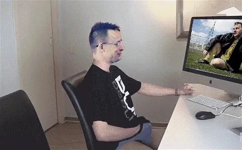 Szíjártó Jerking Off - GIF on Imgur