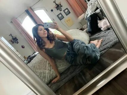 75+ Hot Pokimane Photos That Will Make You Like To Jump Into