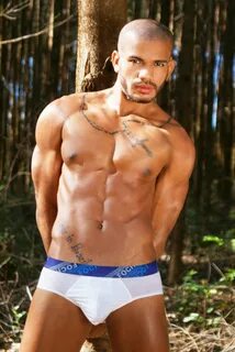 Manzzle - Brazilian Escort: Harry Lins HOT RAW video!