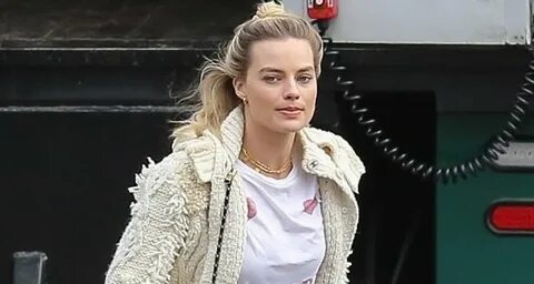 Margot Robbie Arrives on Set for Another Day of Filming 'Bir