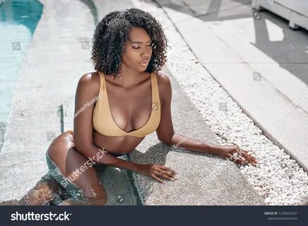 Image Beautiful Young Afro American Woman Stockfoto 12596341