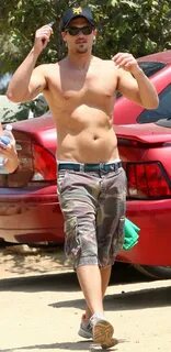 nick zano pose Males Photo album par Bbyao06-celebs - Nick Z