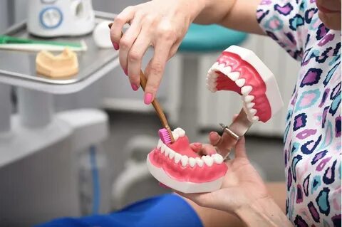 Гигиеническая чистка зубов - как чистят зубной камень и нале