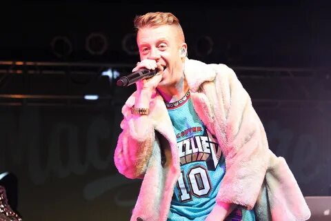 File:Macklemore (8465178515).jpg - Wikimedia Commons