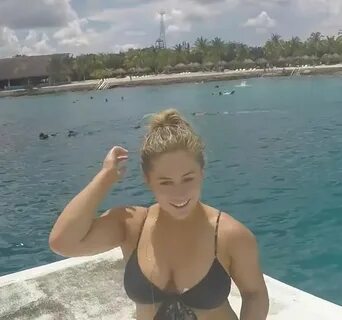 Pop Minute - Shawn Johnson Bikini Honeymoon Mexico Photos - 