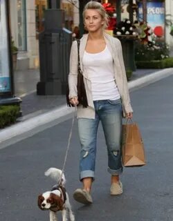 Julianne Hough. Lazy day Boyfriend jeans, Saturday outfit, S